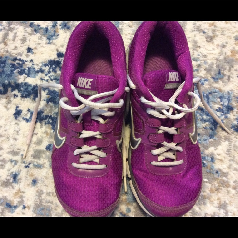 Nike Dual Fusion ST
